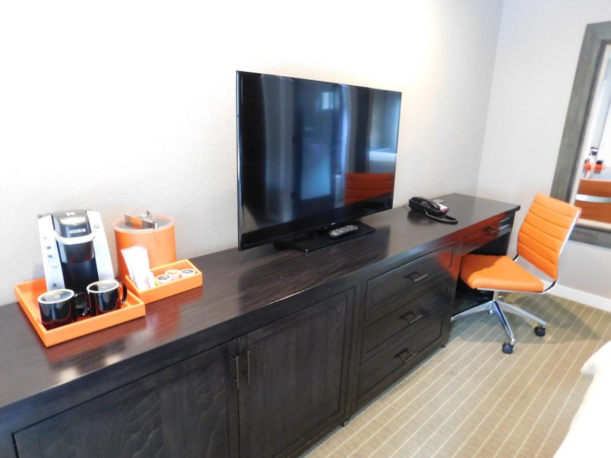 Wave Street Inn Monterey Phòng bức ảnh